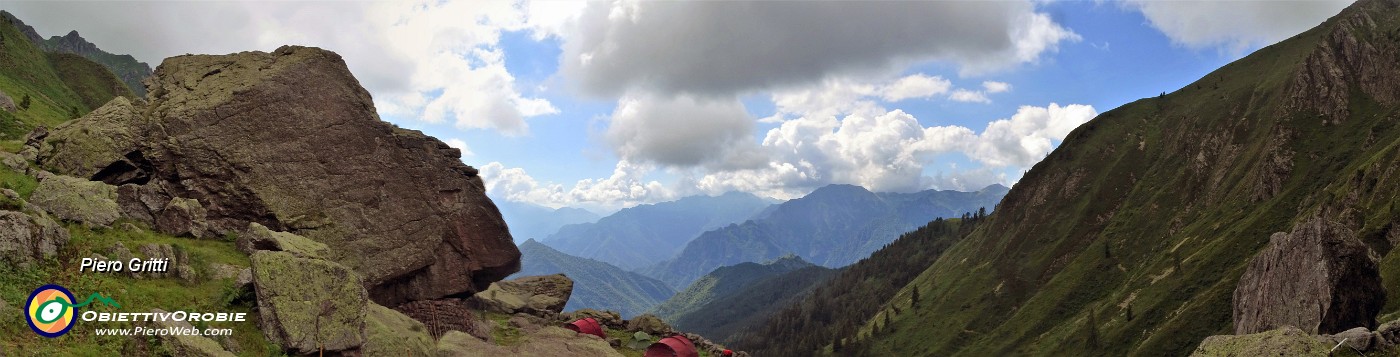 27 Vista panoramica sulla Baita Predoni e la Val d'inferno.jpg